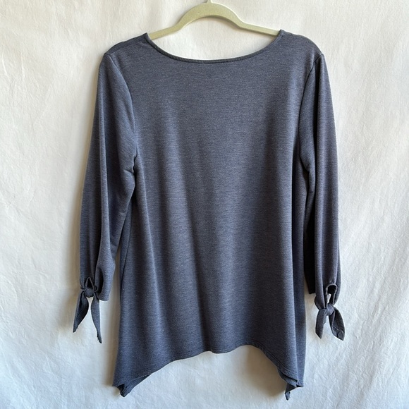 I.N. Studio blue round neck stretchy top, size PL - Picture 5 of 8